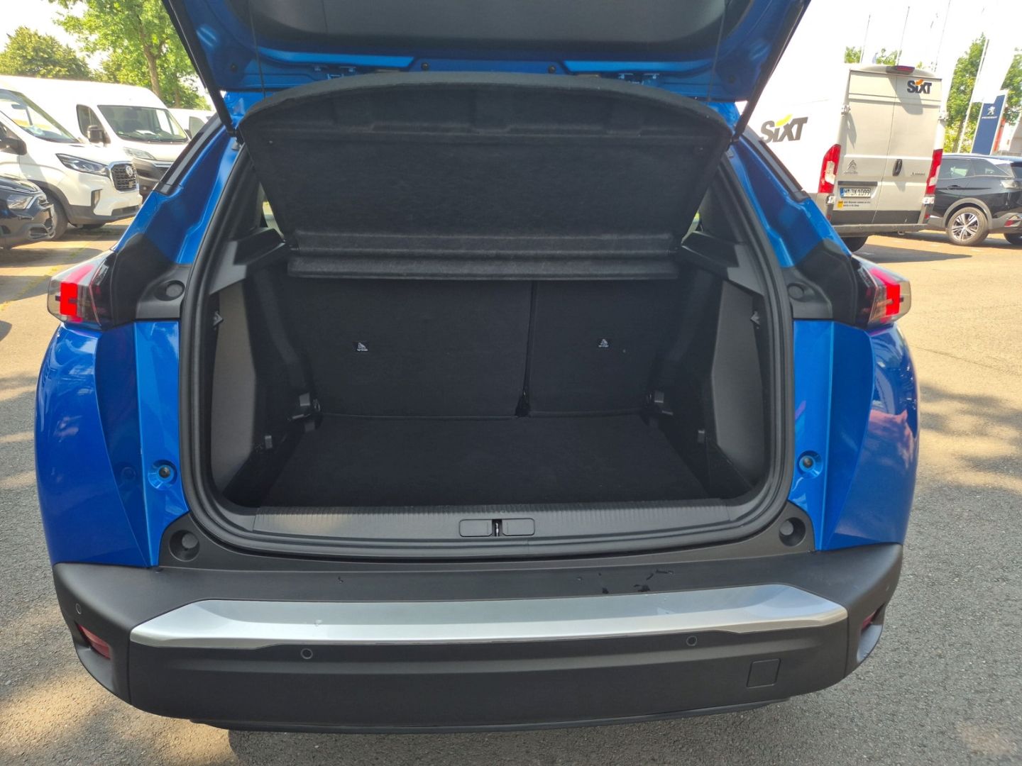 Fahrzeugabbildung Peugeot 2008 Active Elektro 136 LED CarPlay SHZ. Temp.