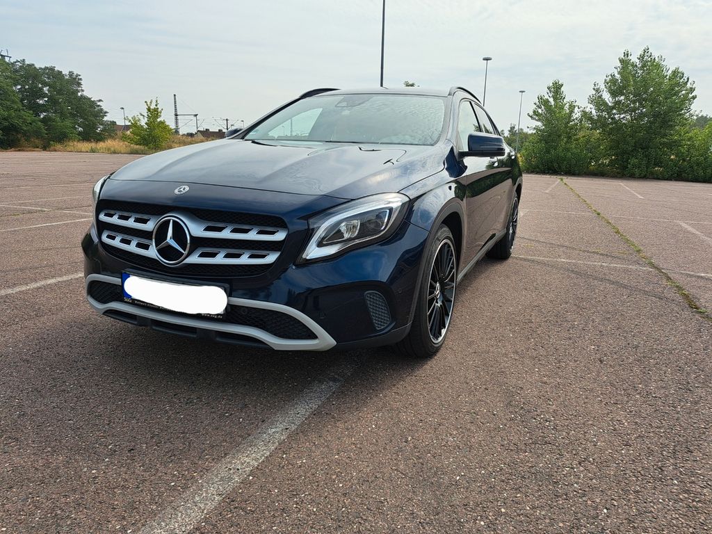 Image of Mercedes-Benz GLA 220