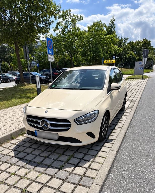 Image of Mercedes-Benz B 180