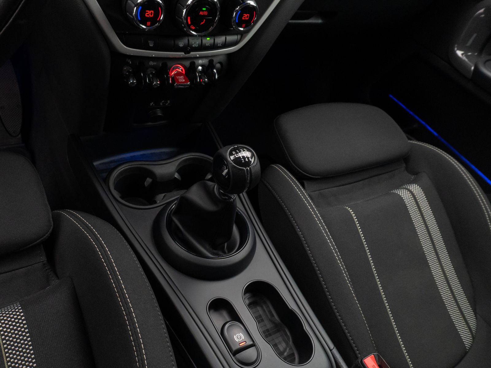 Fahrzeugabbildung MINI Countryman S (Cooper) Parkassist KomfortSport
