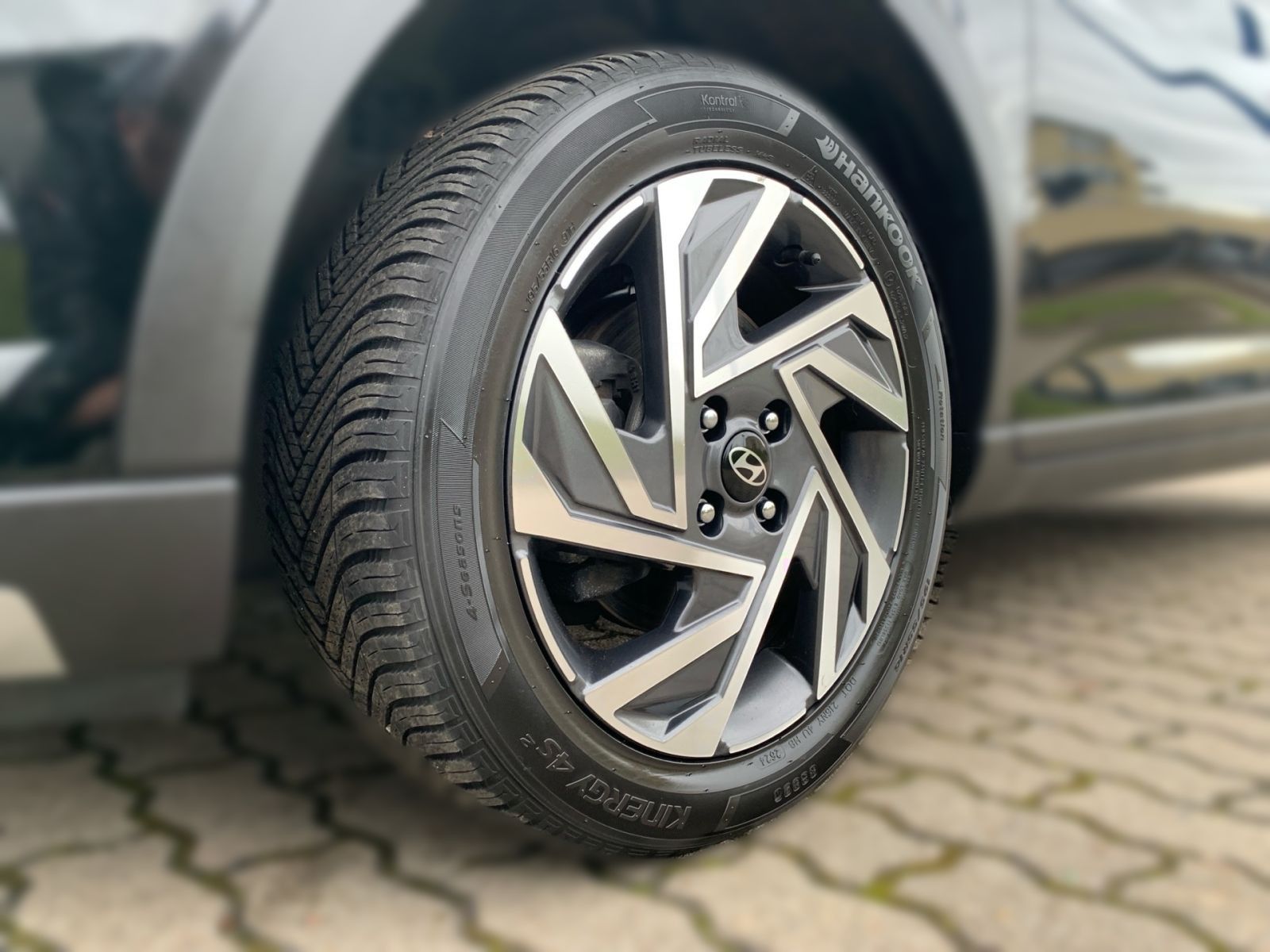 Fahrzeugabbildung Hyundai BAYON 1.0 T-GDI 7-DCT Trend Komfort Navi