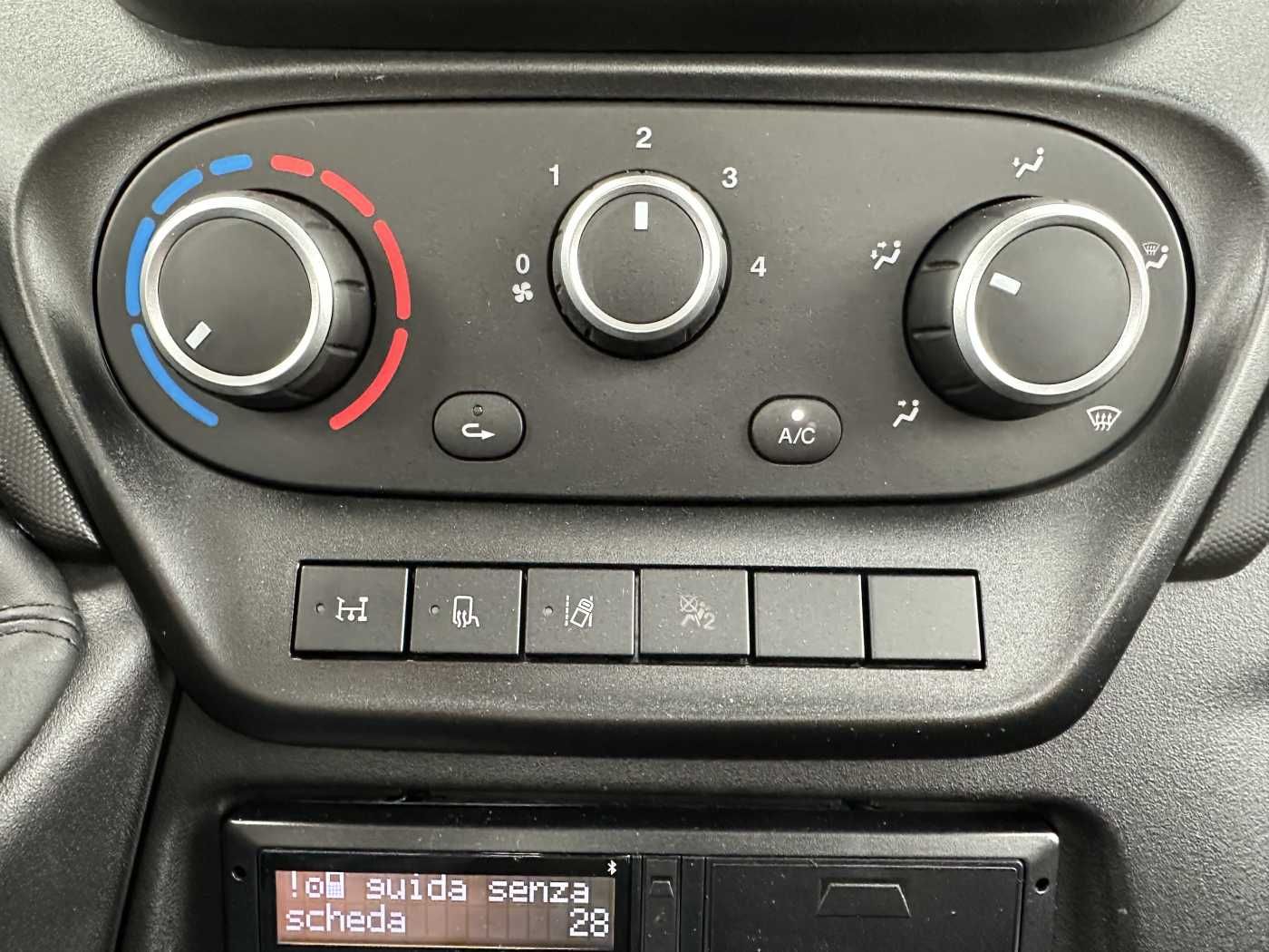 Fahrzeugabbildung Iveco Daily 70C18H 3-S.-Kipper *R3.750mm*2xAHK*