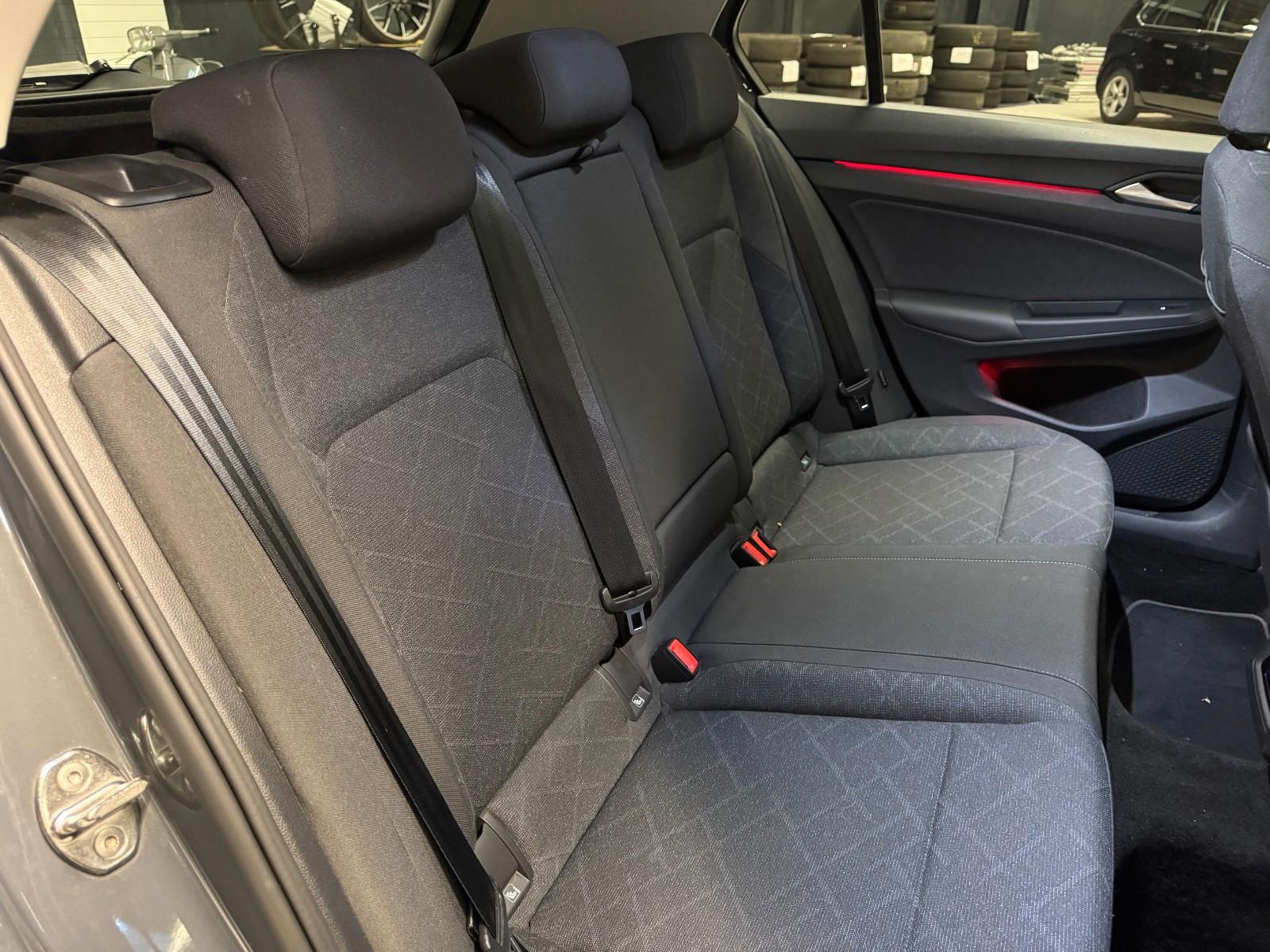 Volkswagen Golf VIII 1.5 TSI LIFE*SHZ*LED+*AMBIENTE*NAVI*, миниатюра 24