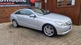 Mercedes-Benz E 250 E Coupe E 250 CGI BlueEfficiency - Mercedes-Benz Coupé aus dem Jahr 2010