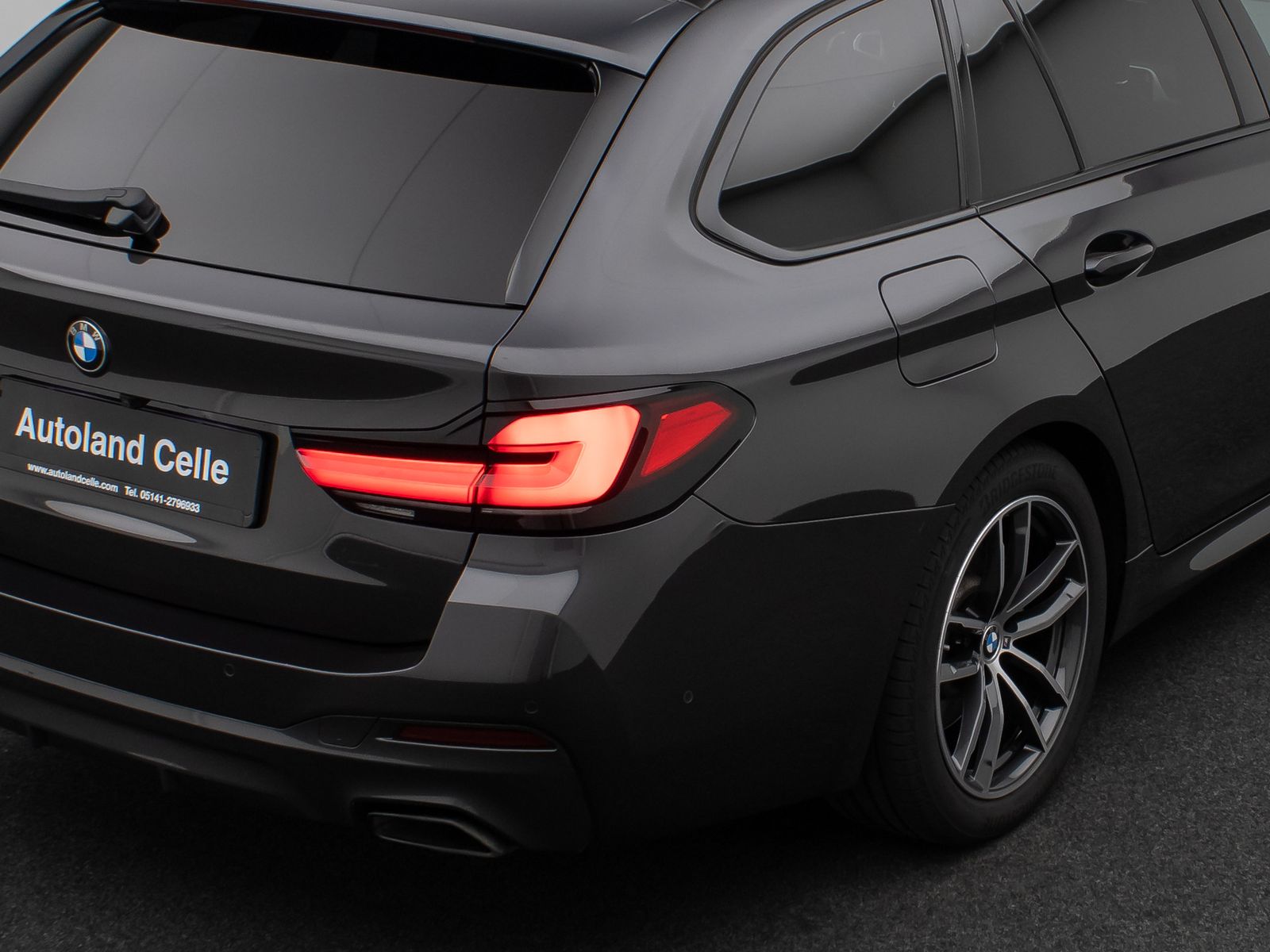 Fahrzeugabbildung BMW 520d xD M Sport Panorama Kamera DAB AHK Alarm
