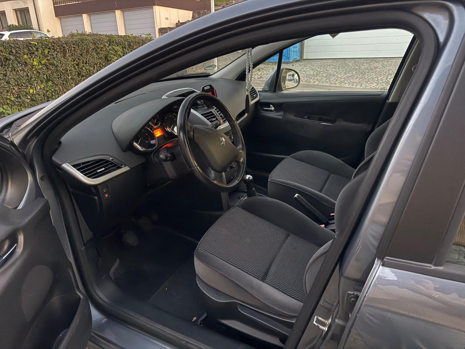 Peugeot 207 2008 — photo 8