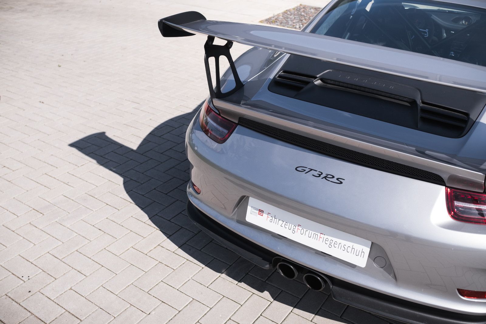 Fahrzeugabbildung Porsche 911/991.1 GT3 RS, Approved & Service neu, 90 L.