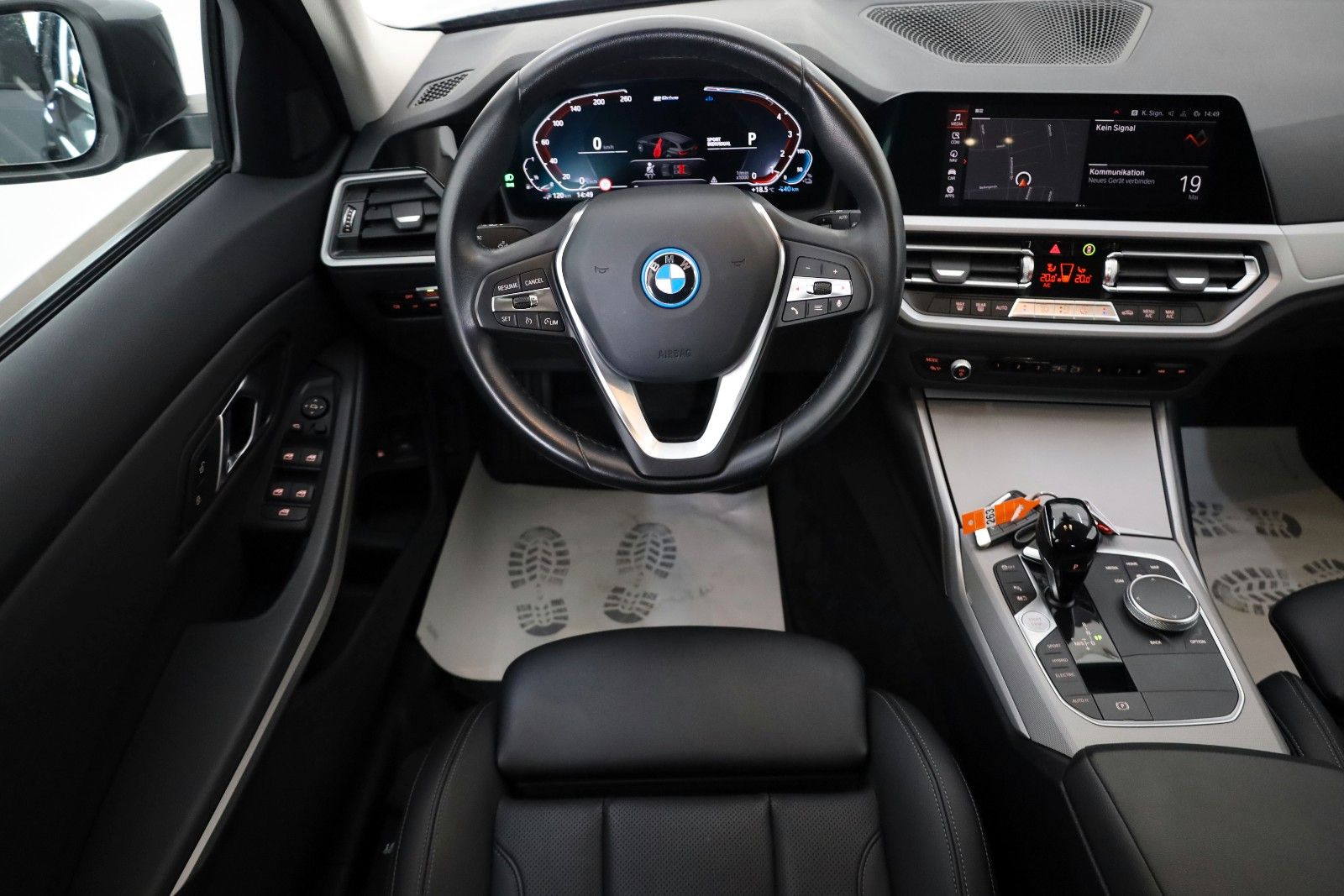 Fahrzeugabbildung BMW 320e Touring Advantage Leder,Navi,LED,Kamera,AHK