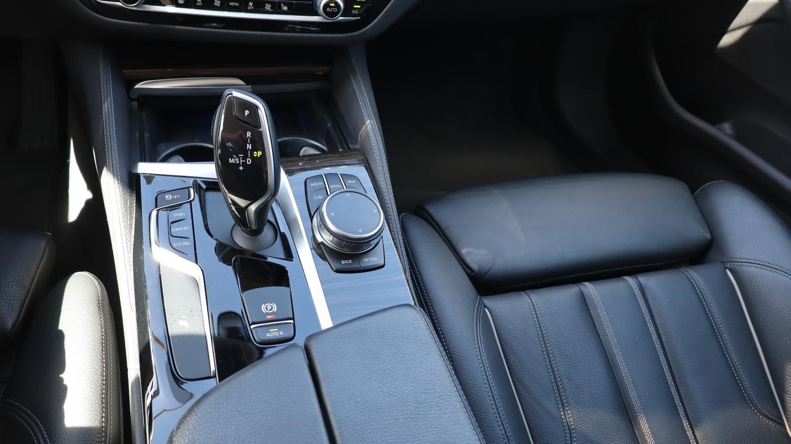 BMW 530 5 Limousine 530 i xDrive Luxury Line