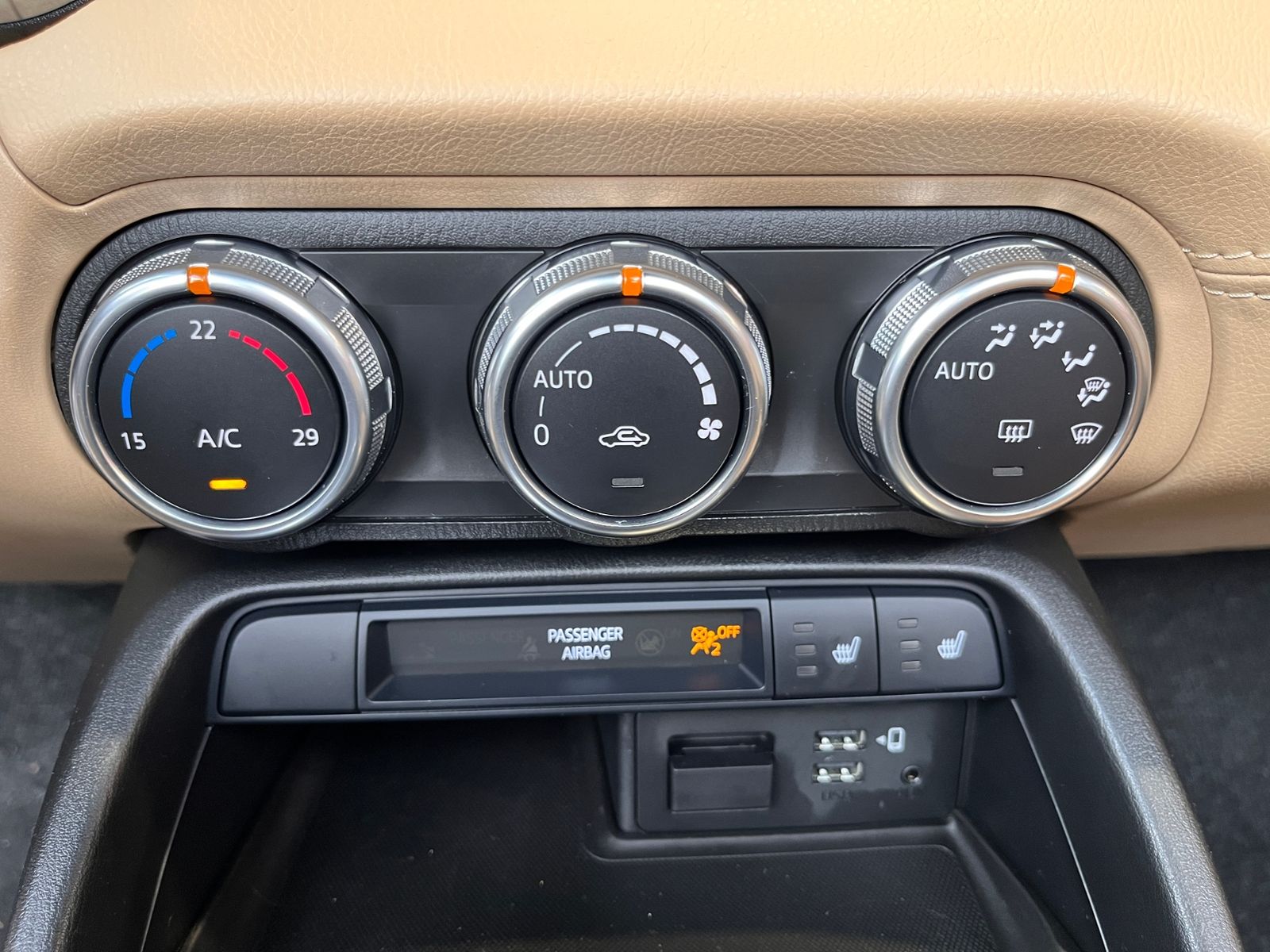 Fahrzeugabbildung Mazda MX-5 Selection KLIMA LED NAVI LEDER