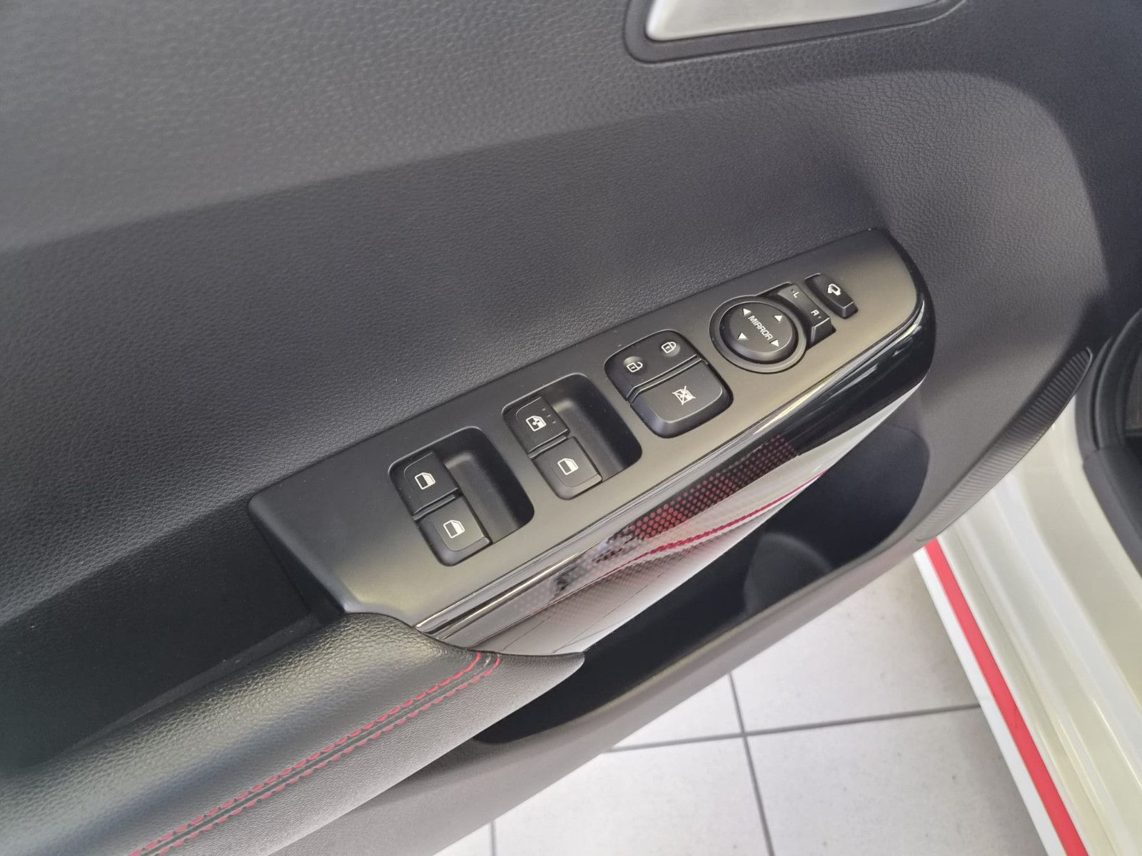 Fahrzeugabbildung Kia Picanto GT-Line / 1. Hand / KAMERA / LEDER