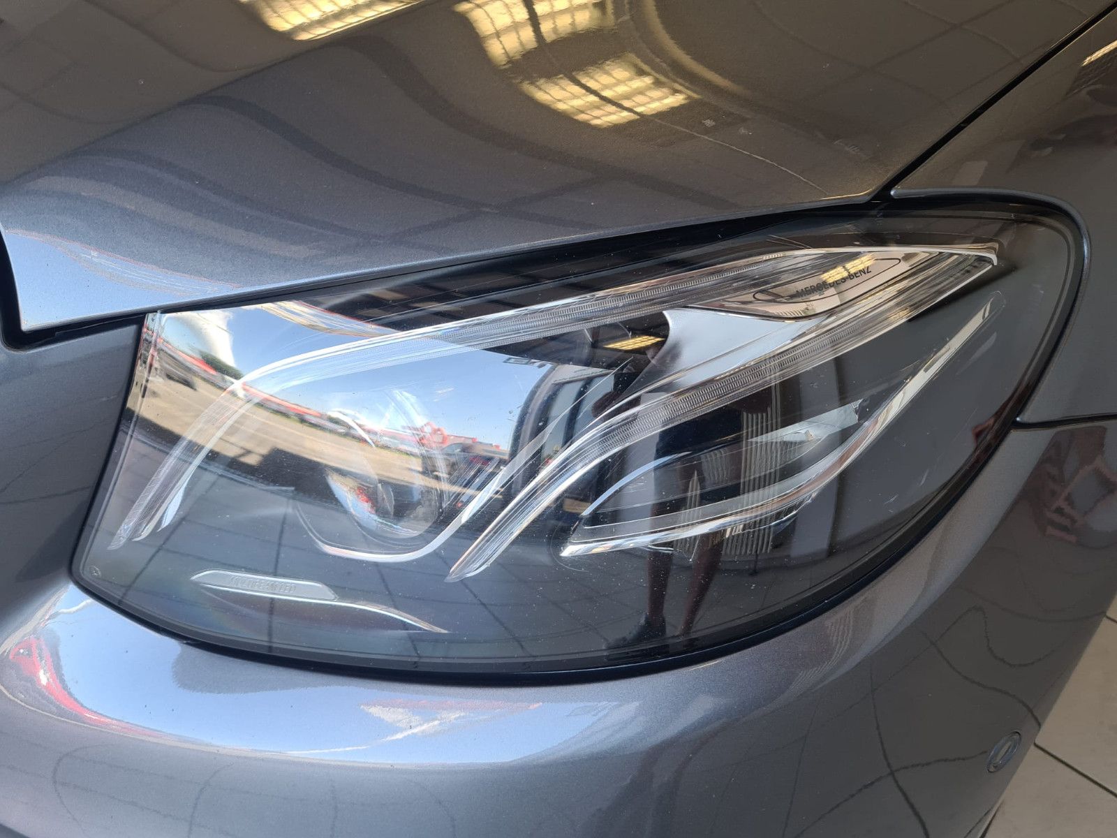 Fahrzeugabbildung Mercedes-Benz E 400 T-Modell 4Matic/ Multibeam / AHK / AMG