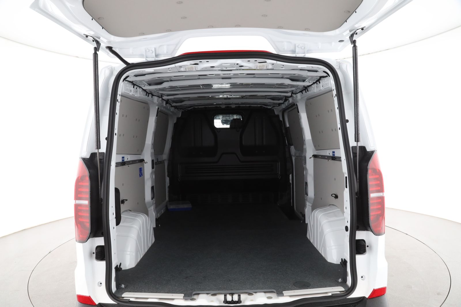 Volkswagen T7 Transporter - Bild 10