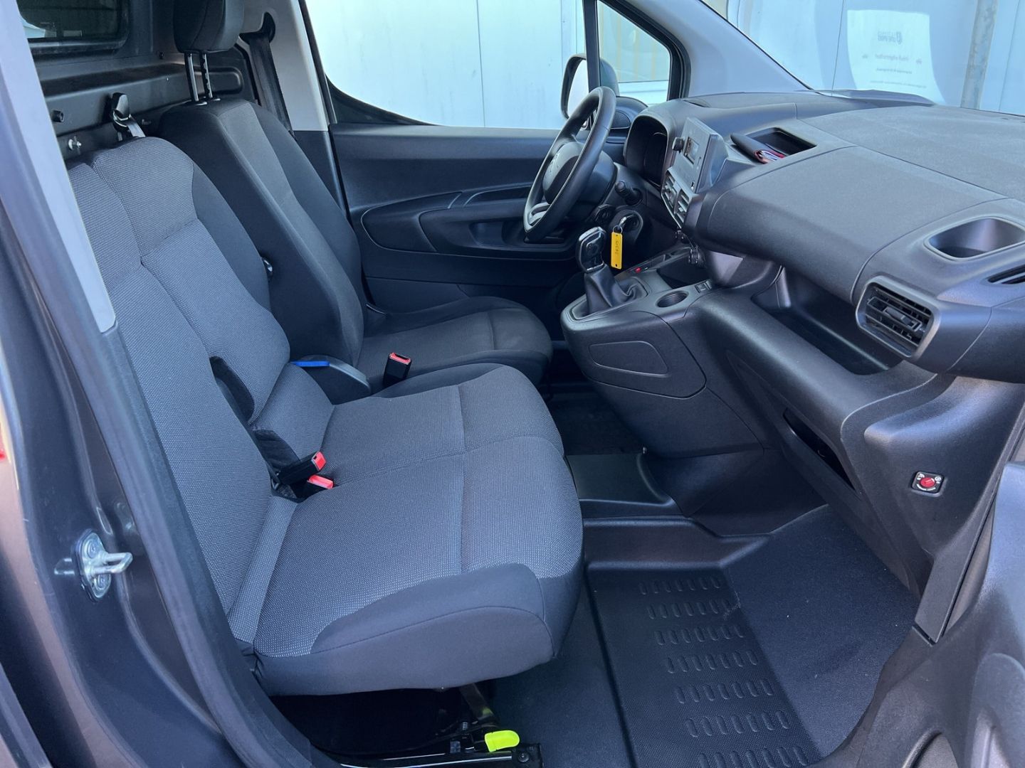 Fahrzeugabbildung Citroën Berlingo KW L1 1.5 Club M BlueHDi 100 S&S Temp.