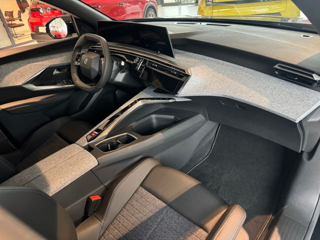 PEUGEOT 5008 Hybrid 145 Allure Business