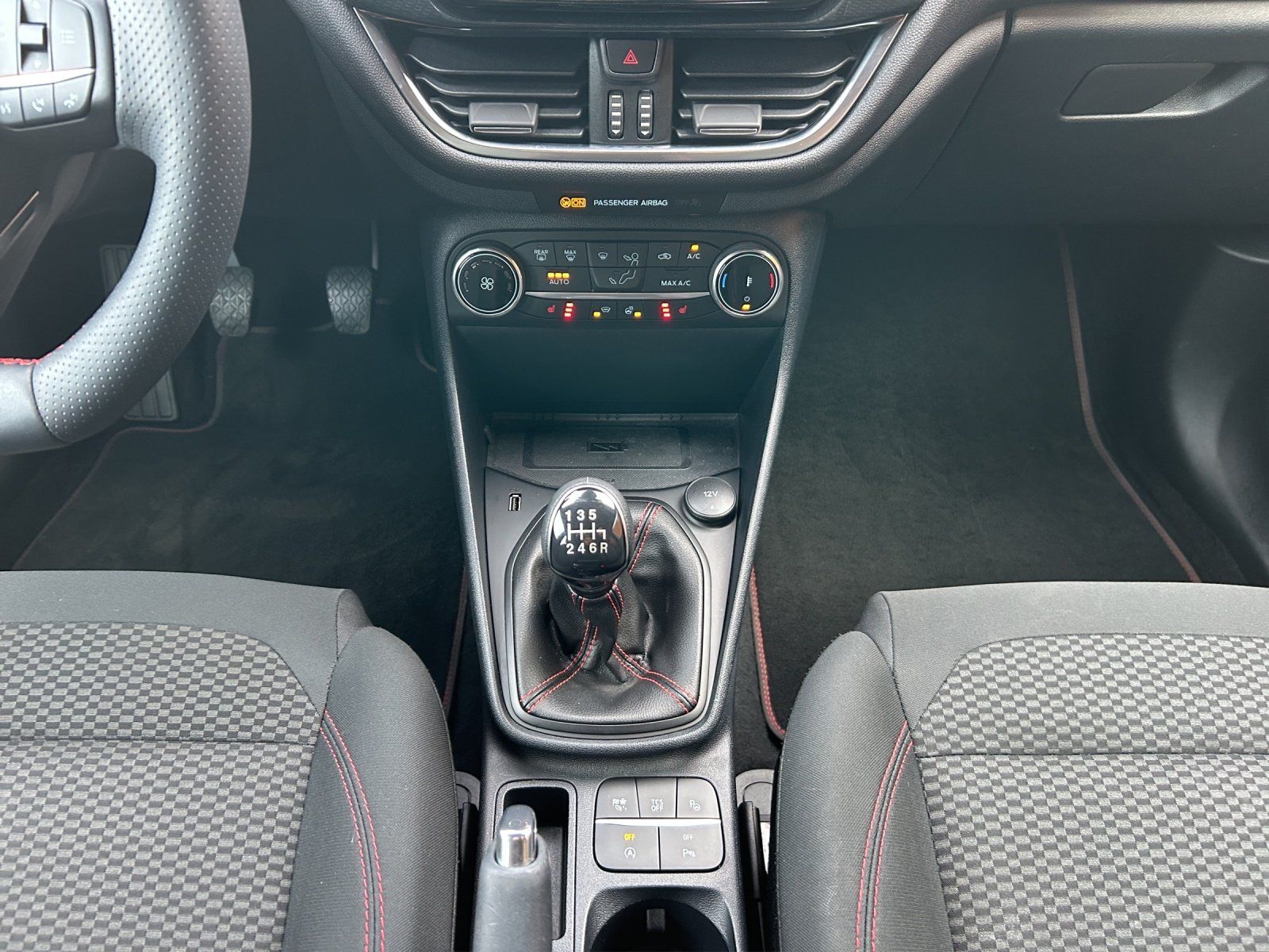 Fahrzeugabbildung Ford Fiesta 1.0 Hybrid ST-Line/LED/NAVI/SHZ/ACC/CAM/