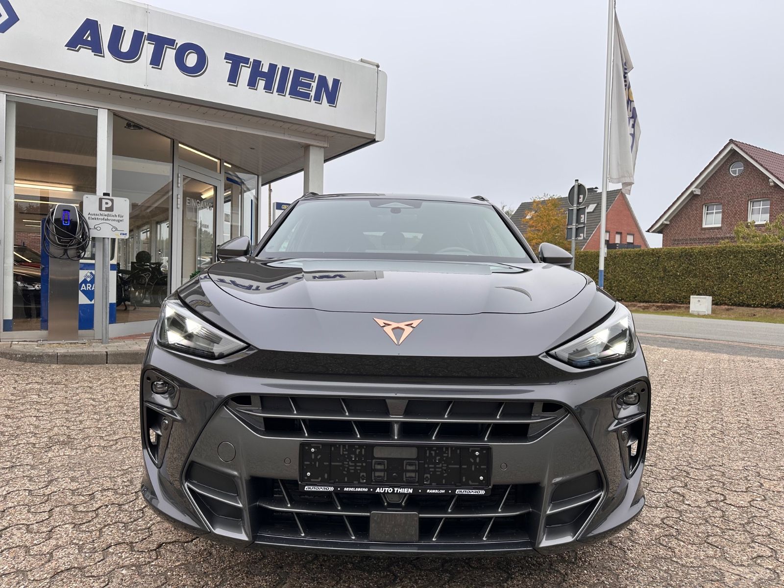 Fahrzeugabbildung CUPRA Terramar 1.5 eTSI DSG AHK/ACC/LED/RFK/APP