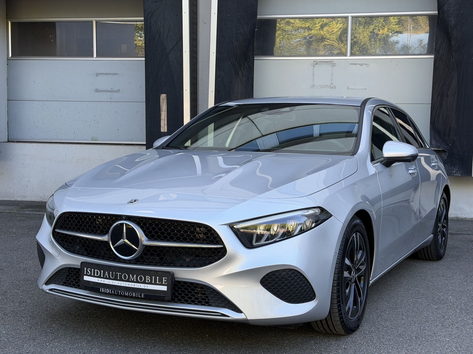 Mercedes-Benz A 220 D Urban LED ACC MBUX 360°Kamera Ambiente foto 3