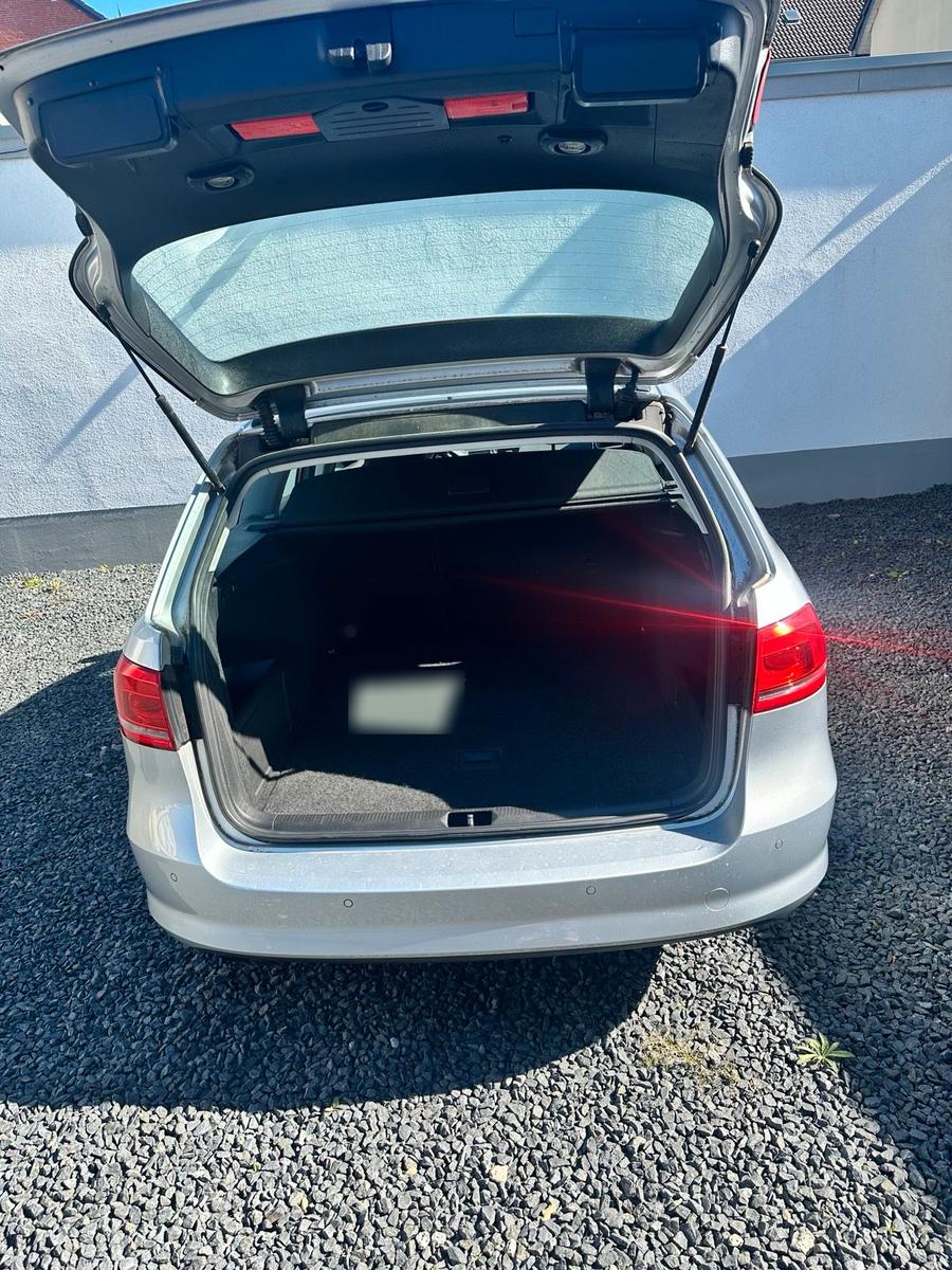 Volkswagen Passat 2012 — photo 13