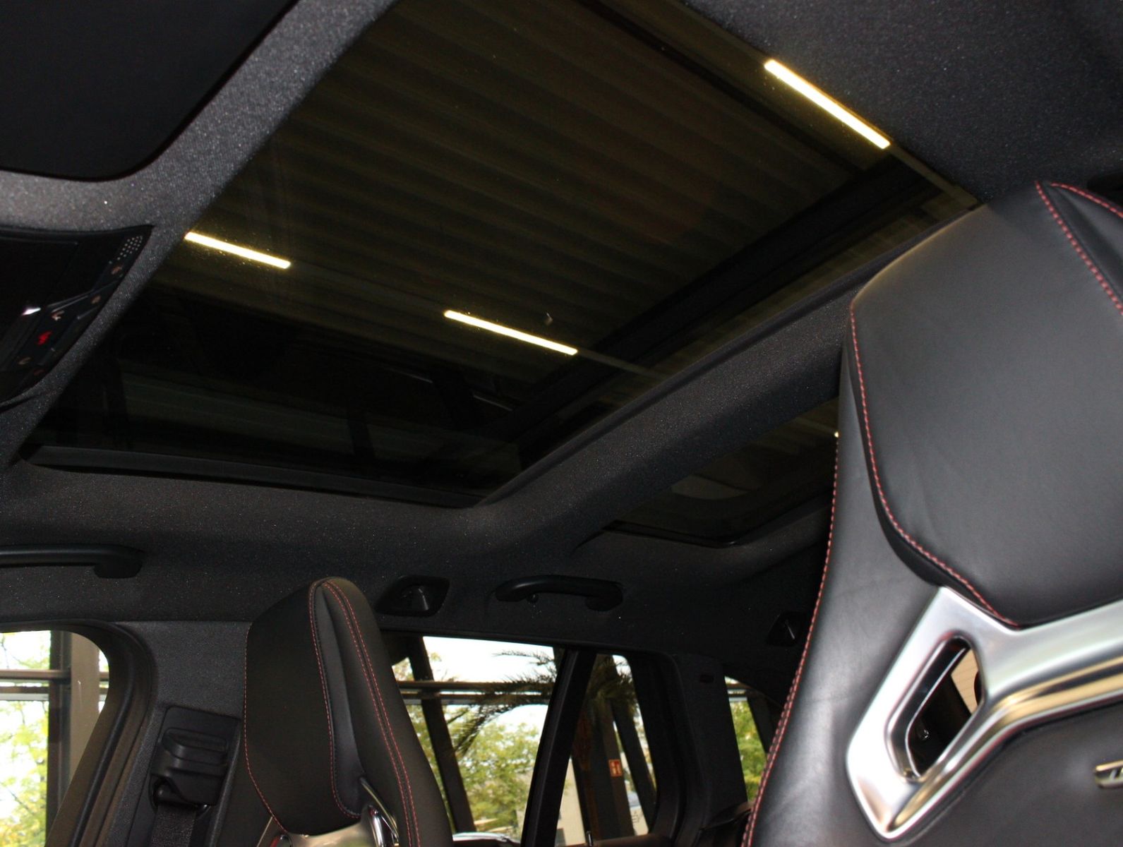 Fahrzeugabbildung Mercedes-Benz C 63 S AMG T Night-Paket+Burmester+Panoramadach