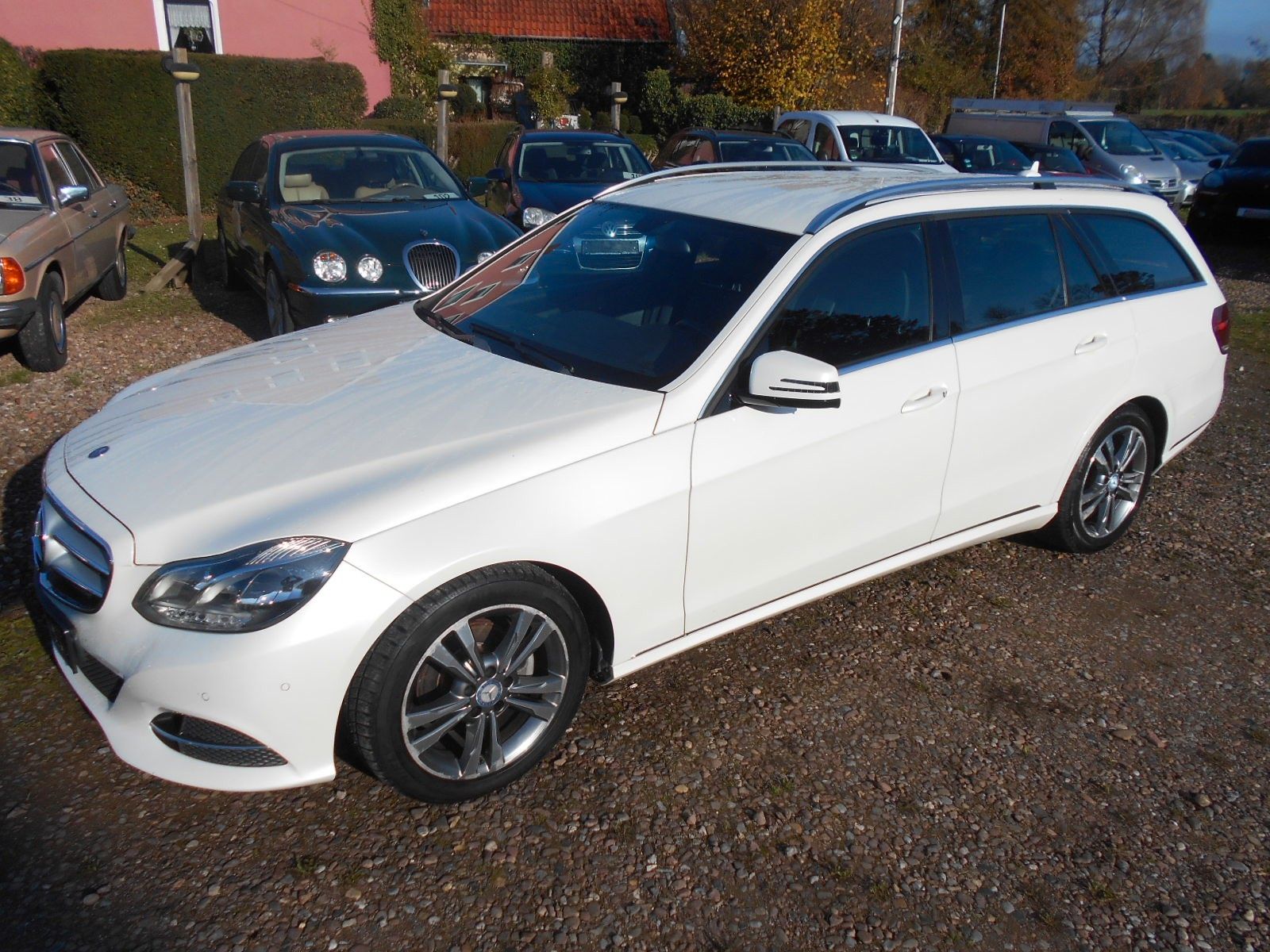 MERCEDES-BENZ E 200
