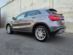 MERCEDES-BENZ GLA 200 1,6 Benzin Navi Automatik 80Tkm TÜV01/28