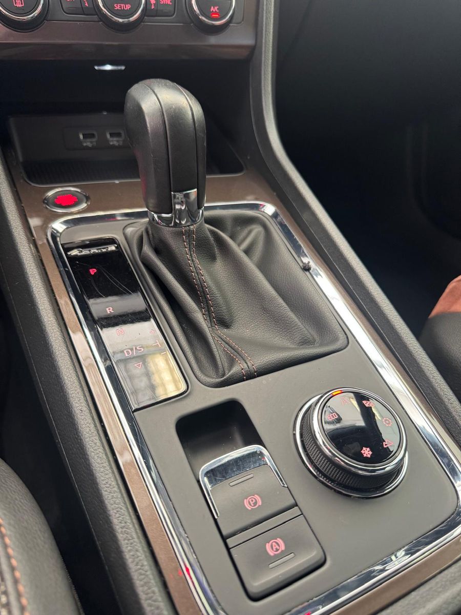 Fahrzeugabbildung SEAT Ateca Xcellence 4Drive/NAVI/KLIMA/LED