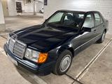 Mercedes-Benz Mercedes Benz W124 200 D E klasse Oldtimer - Mercedes-Benz 200: D W124