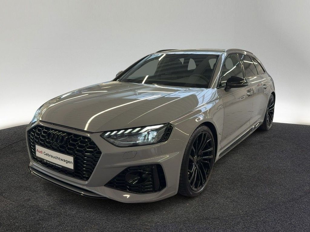 Audi RS4 — hlavná fotografia
