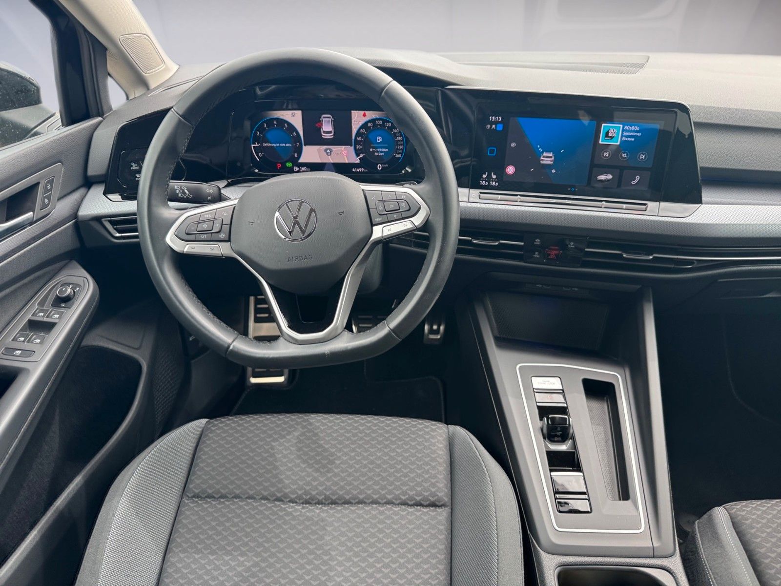 Fahrzeugabbildung Volkswagen Golf VIII Variant Life ACTIVE 1.0 eTSI