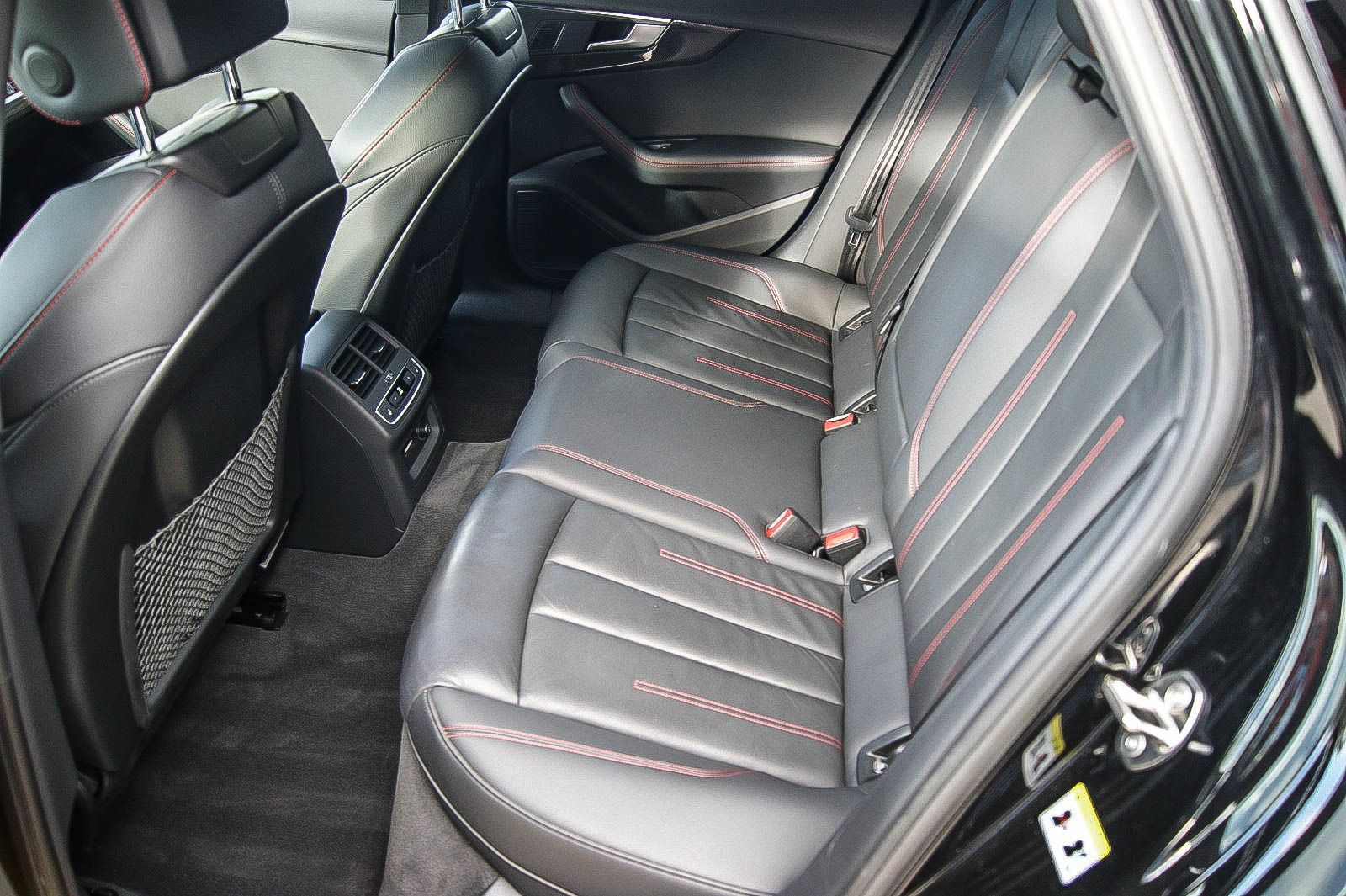 Fahrzeugabbildung Audi A4 Avant 50 TDI quattro S-Line Black B&O 1.HAND