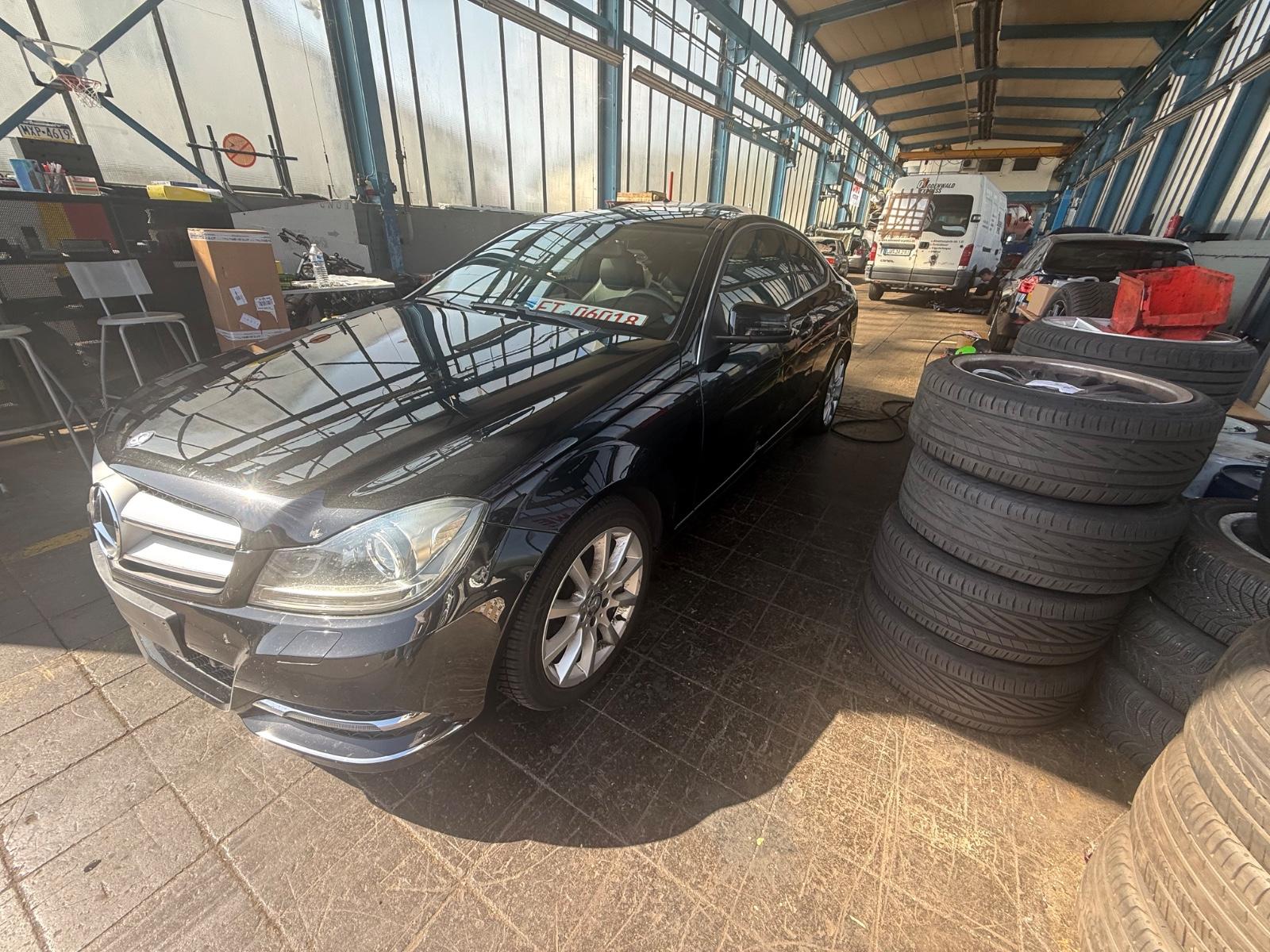Mercedes-Benz CE 220 C 220 CDI BlueEFF. Coupé Standard
