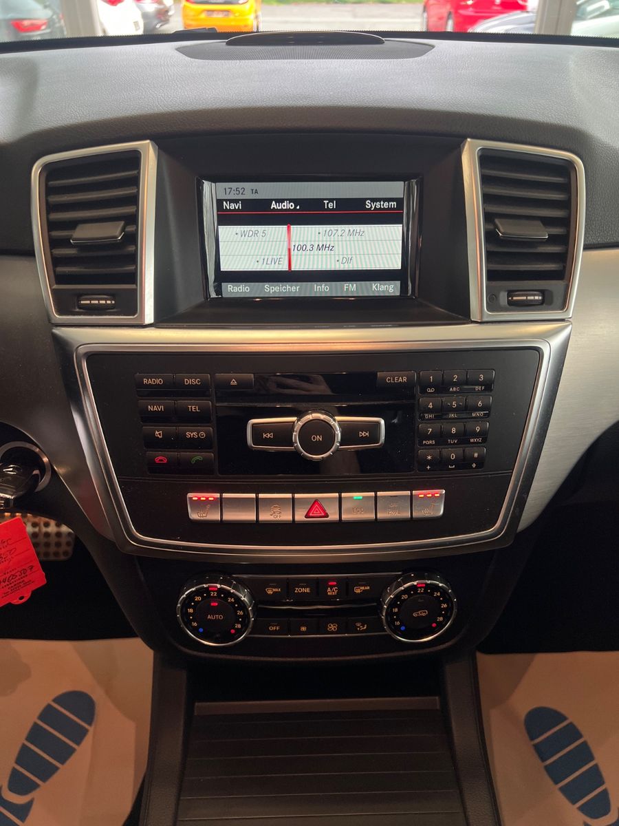Fahrzeugabbildung Mercedes-Benz ML 350 d BlueTec 4Matic * 1.HAND * GEPFLEGT *