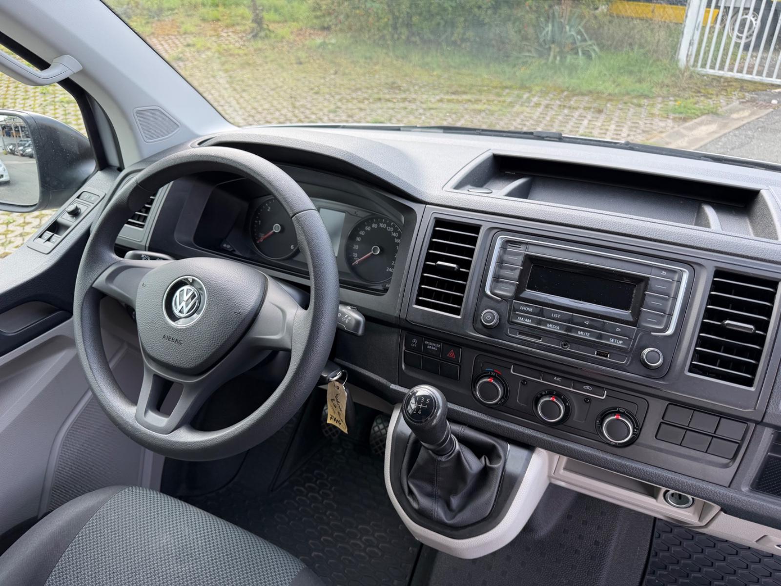 VOLKSWAGEN T6 TRANSPORTER 2.0 TDI 102CH - BVM - 3 PLACES - 1ERE MAIN - HISTORIQUE ENTRETIEN COMPLET