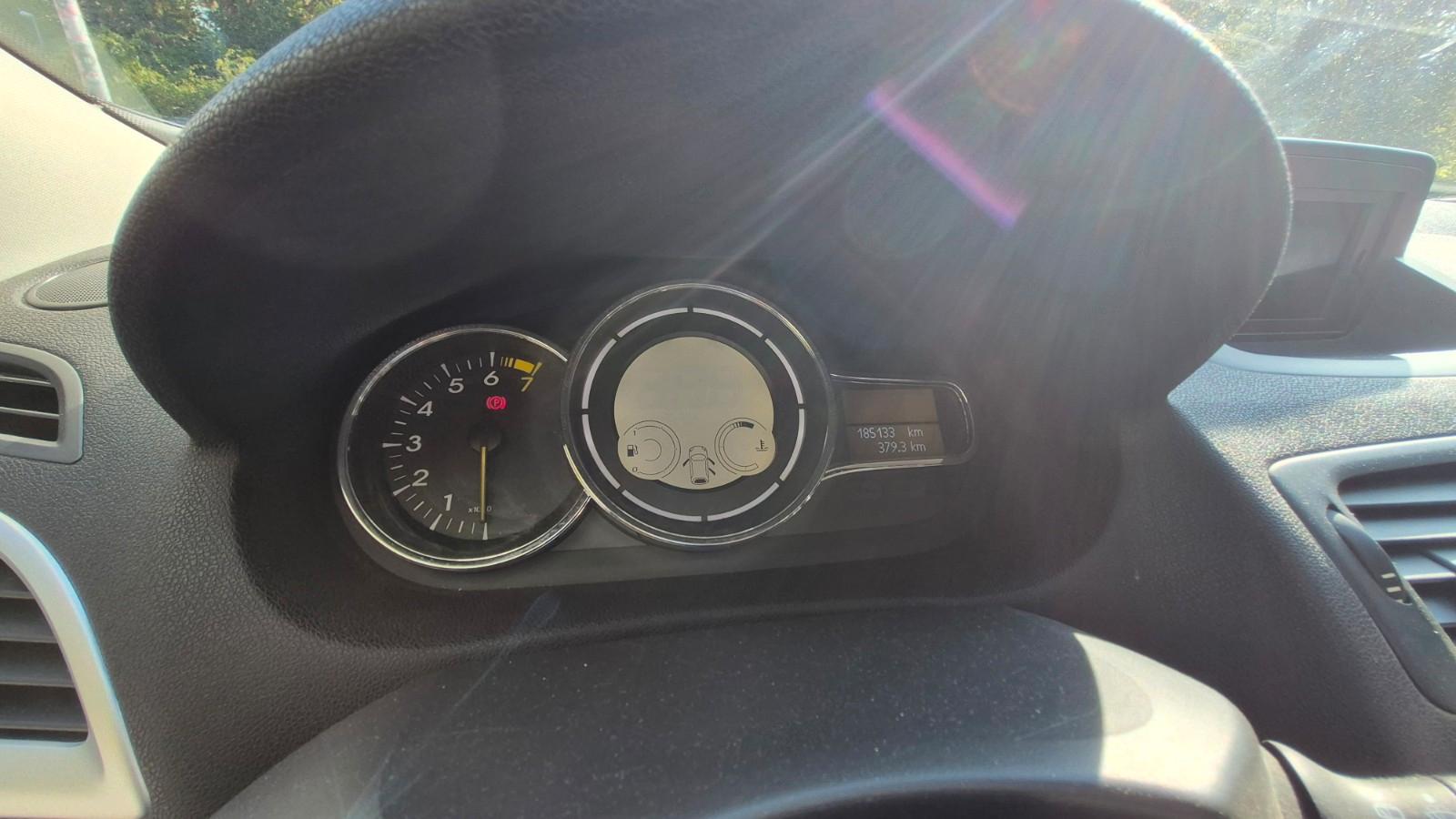 Renault Megane 2011 — photo 5