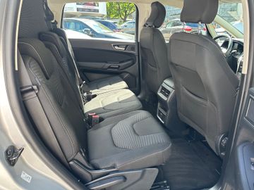 Ford S-Max - 11
