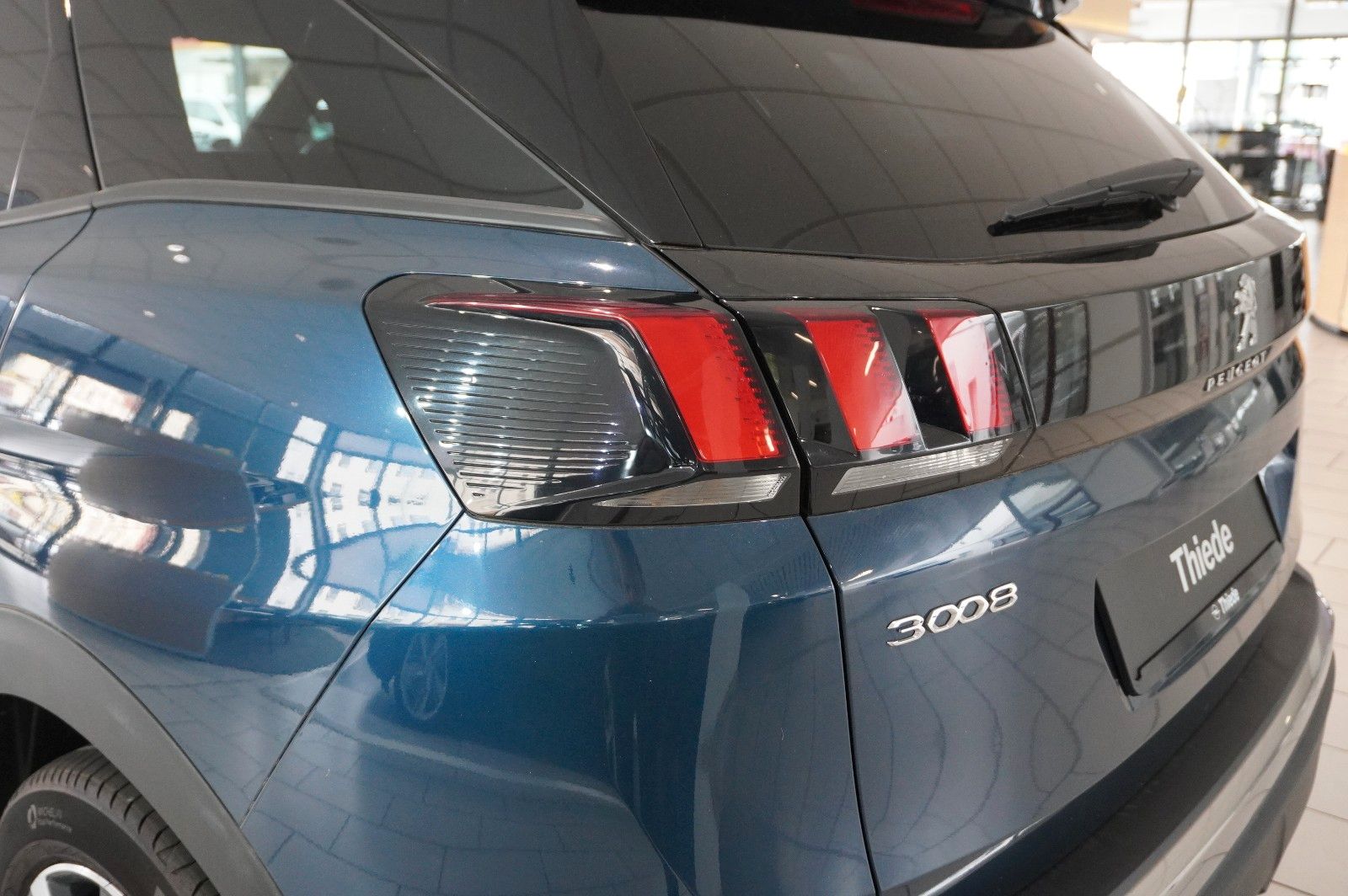 Fahrzeugabbildung Peugeot 3008 1.2T ALLURE PACK NAVI/LED/KAMERA/SH/SPORT