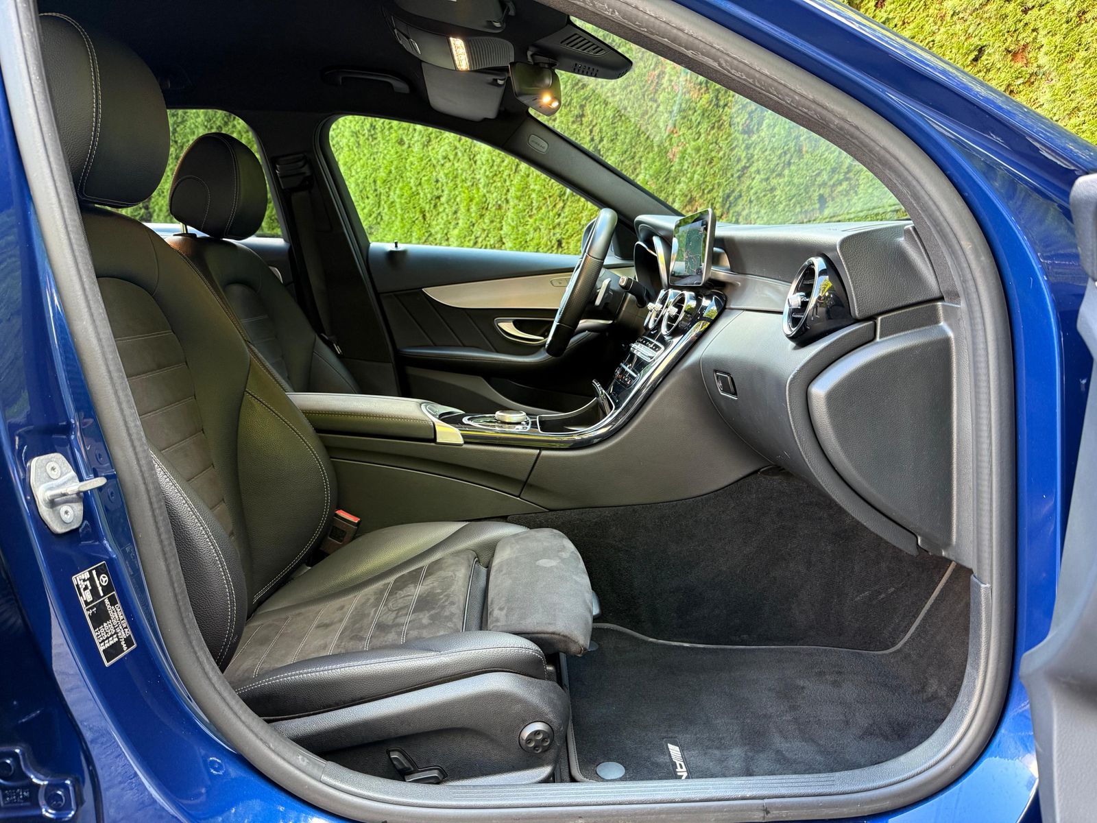 Vehicle illustration Mercedes-Benz C 200 d T 9G AMG Line LED+NAV+SHZ+ALCA+PARK+TEMP