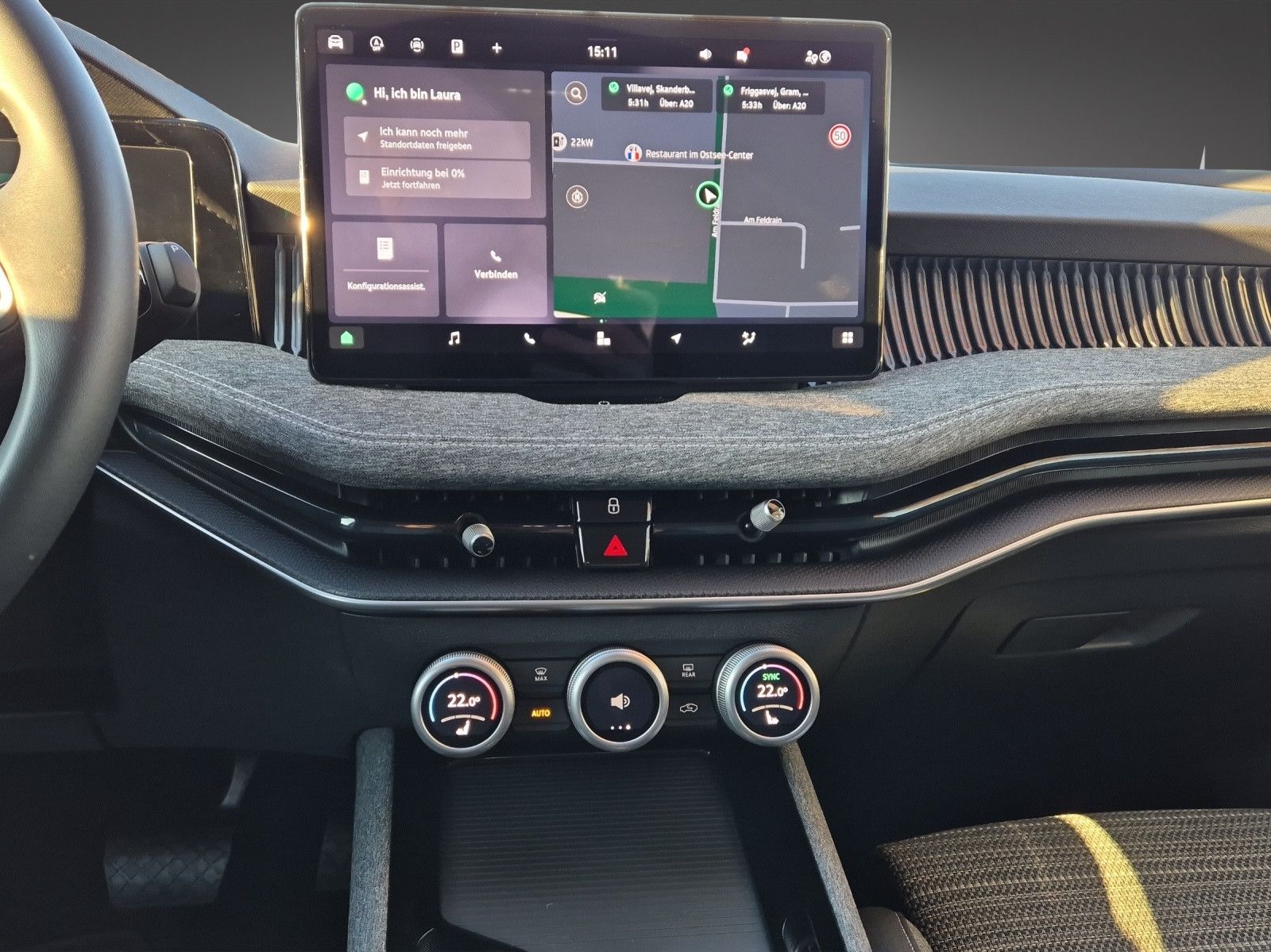 Fahrzeugabbildung SKODA Superb 1.5 TSI DSG Combi ACC/SHZ/LED/NAVI/RFK