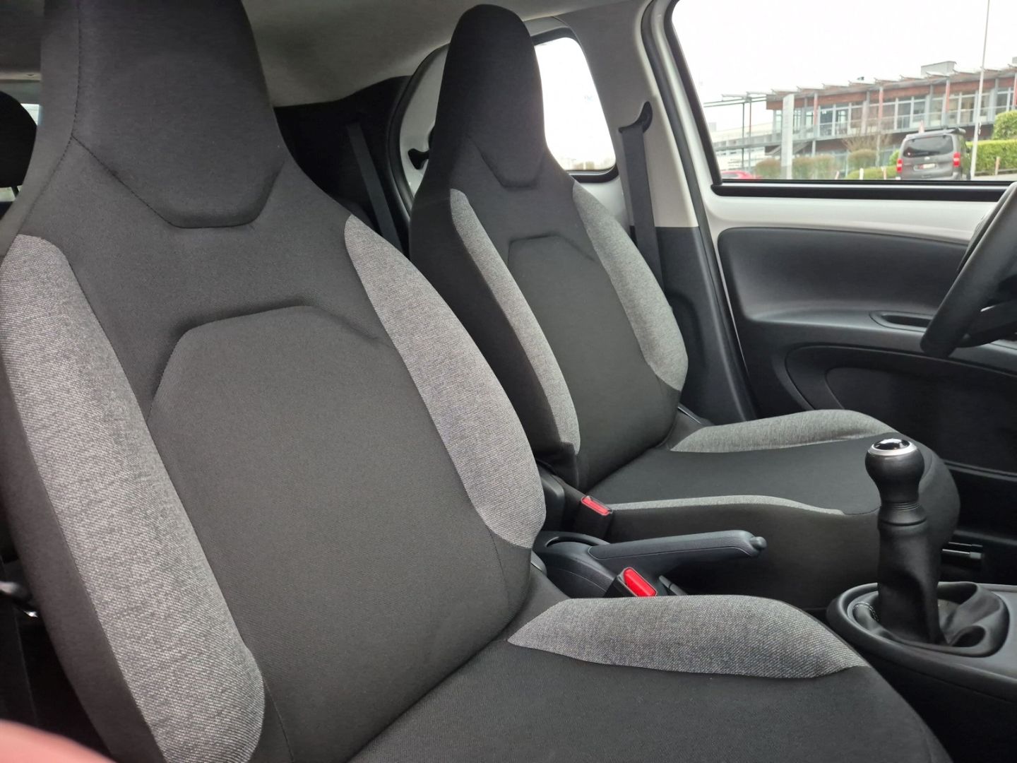 Fahrzeugabbildung Toyota Aygo X AYGO 1,0 Play Apple CarPlay Android Auto