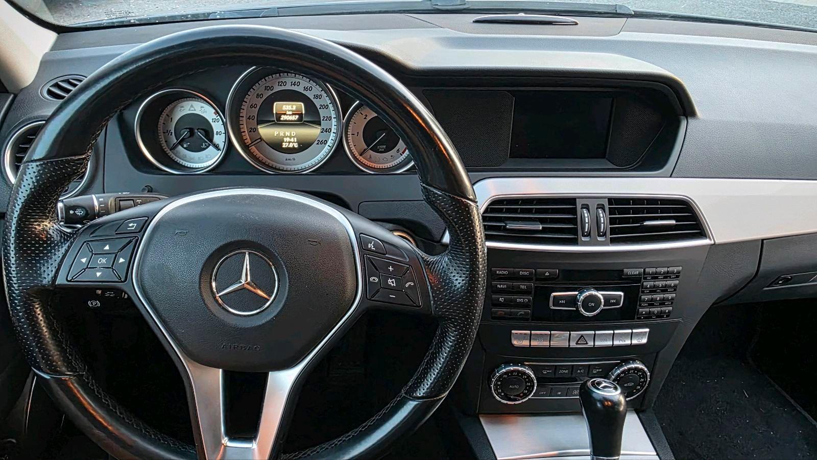 Mercedes-Benz C220 2014 — photo 10