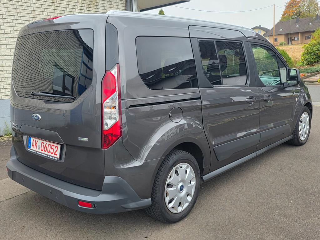 Ford Grand Tourneo