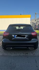 Andere MERCEDES BENZ 220d/Pano/Amg-Line - Andere in Berlin