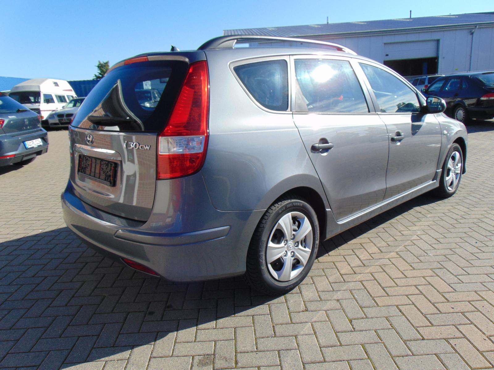 Hyundai i30 2011 — photo 30