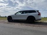 Volvo V60 CC B4 D AWD Geartronic - StandHZG*Polestar - Volvo V60 Cross Country Kombi Gebrauchtwagen