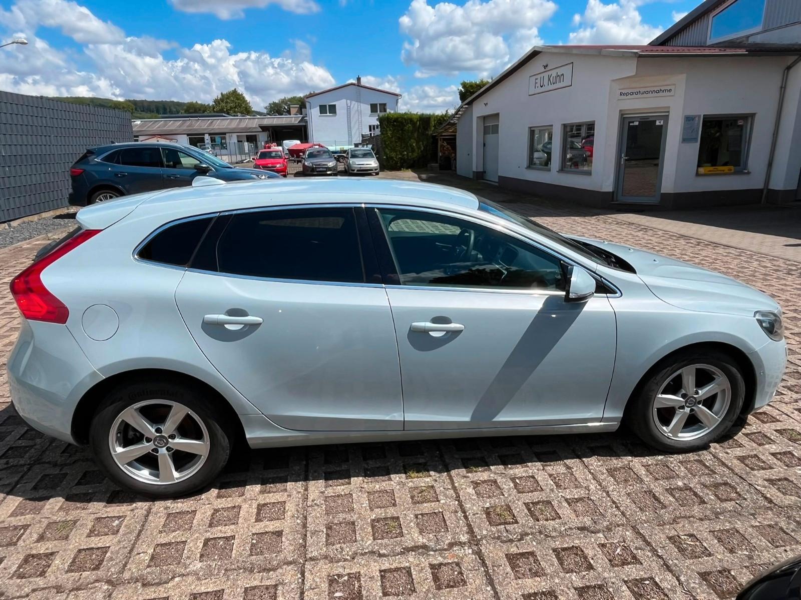 Volvo V40 Momentum,WP,Navi,PDC