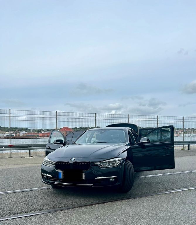 Image of BMW 330