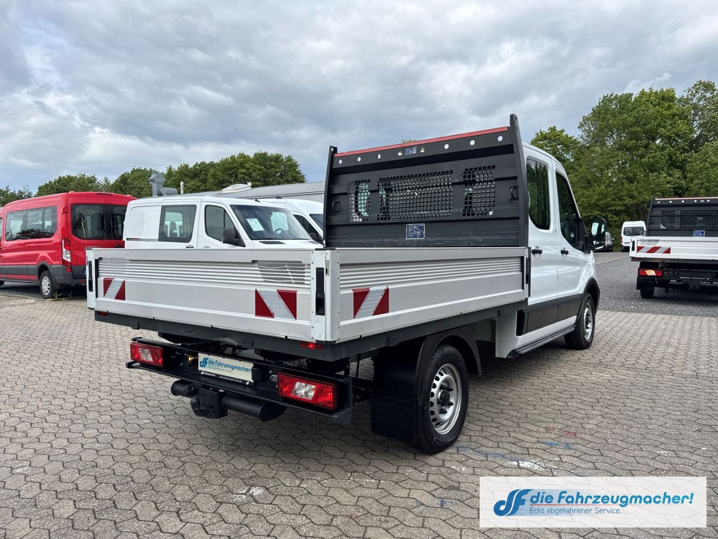 Fahrzeugabbildung Ford Transit Pritsche 310 L2 Doppelkabine AHK DAB Tel