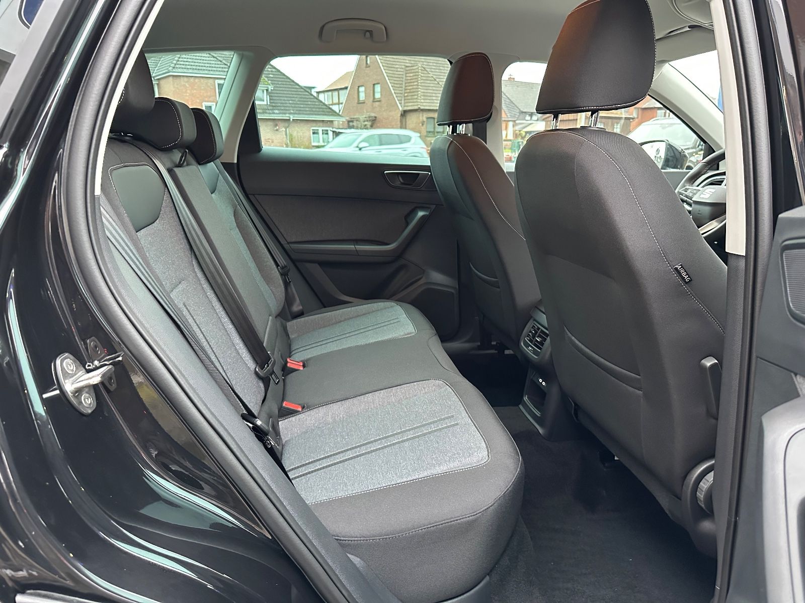 Fahrzeugabbildung SEAT Ateca 1.5 TSI Style DSG AHK/Navi/ACC/SHZG/LED