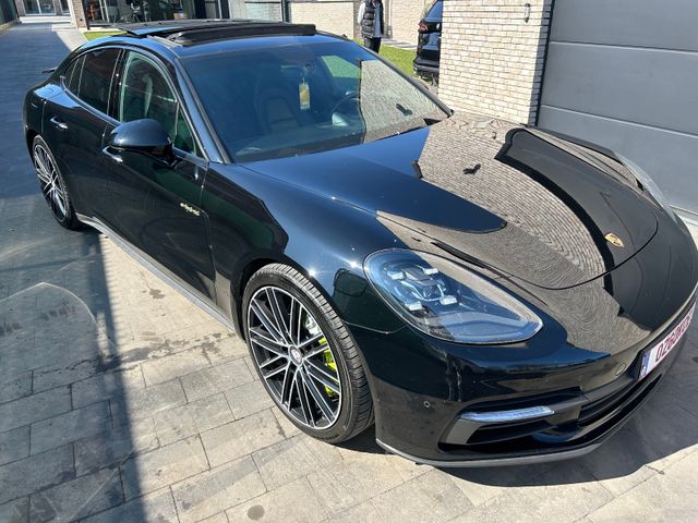 Porsche Panamera 4 E-Hybrid